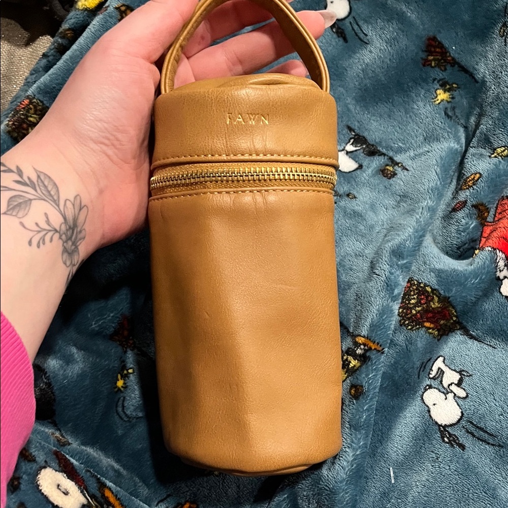 B1 Fawn Tan Leather Bottle Holder— EUC